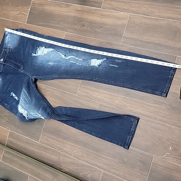 New Fashion Distressed Jeans - Picture 6 of 7